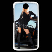 Coque HTC Desire 310 Femme blonde sexy voiture noire