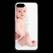 Coque iPhone 7 Premium Bébé allongé sur le dos