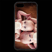 Coque iPhone 7 Premium Bébés avec biberons